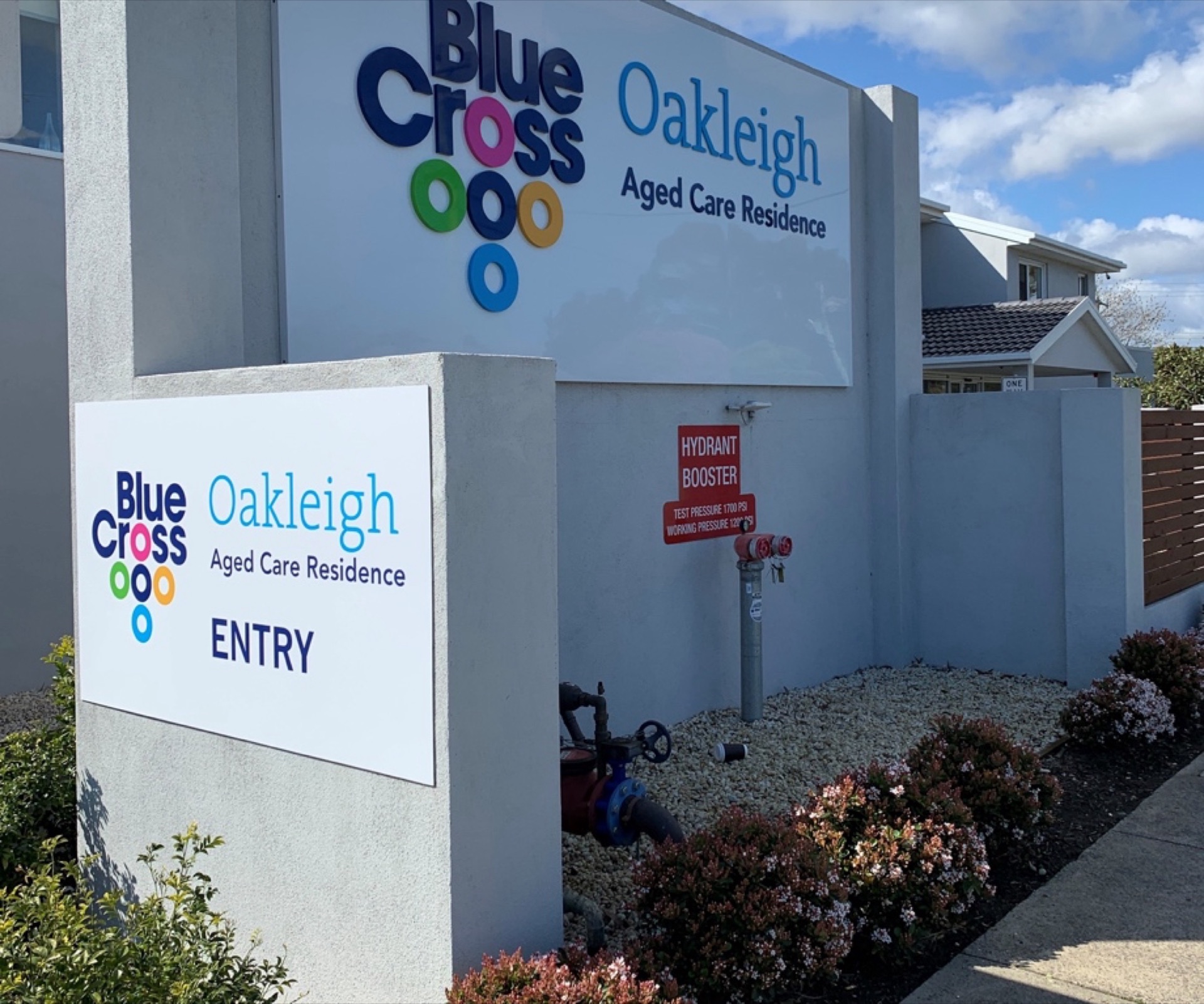 Blue Cross Oakleigh entry pylon sign